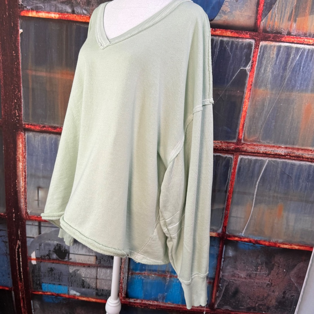 We The Free Venice V-Neck Sweatshirt Mint Ivy Oversized Size Small - Picture 3 of 11